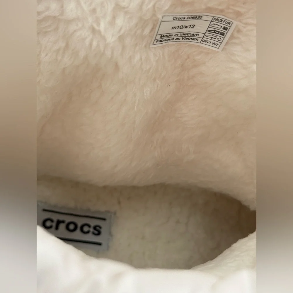 Crocs Unisex White Classic Lined Neo Puff Boots | NWOT ships next day .‎